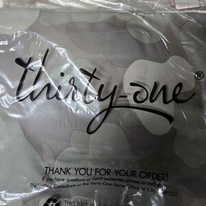 Thirty-One Soft Camo Travel Case